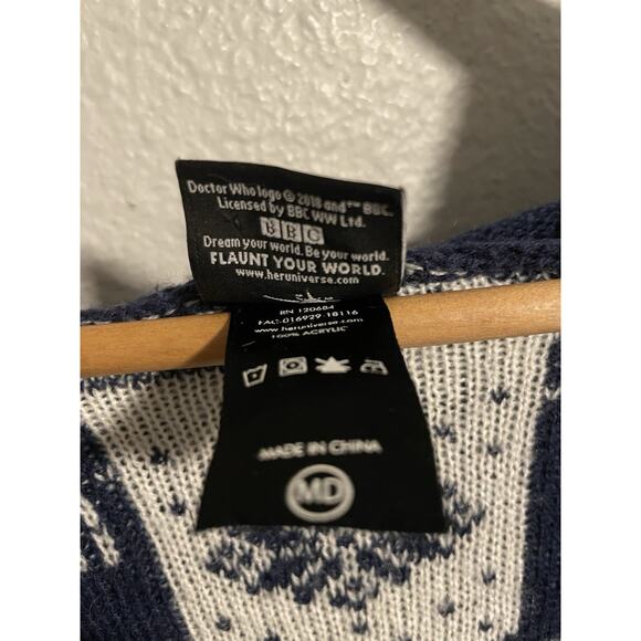 Doctor Who Her Universe Women Hooded Cardigan Medium Tardis Fair Isle Print FLAW - Picture 6 of 9